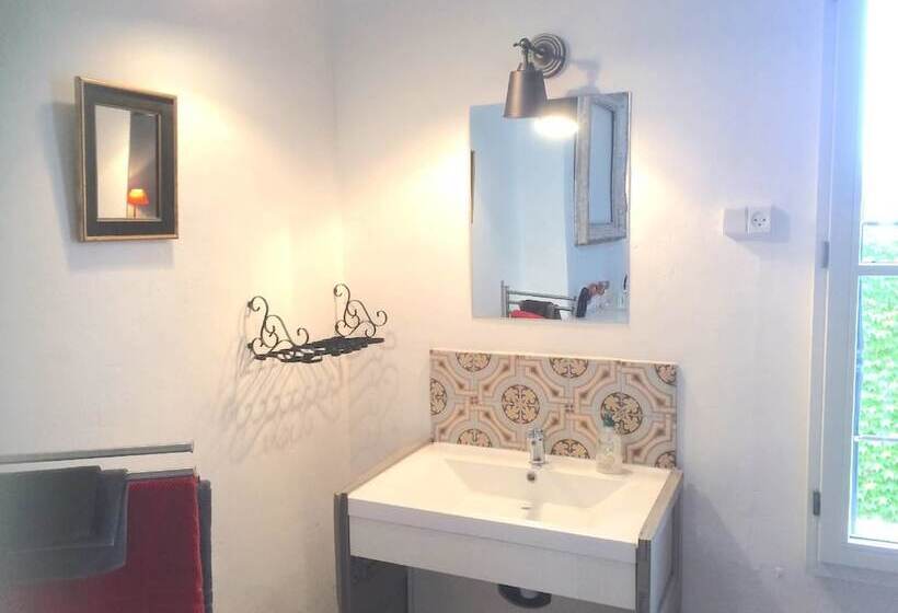 ベッドアンドブレックファースト Chambres D Hôtes La Cour D été