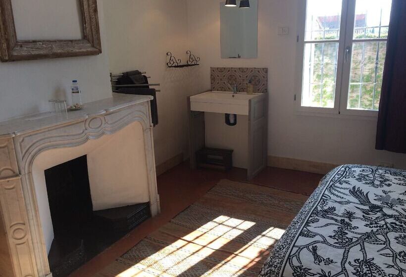 ベッドアンドブレックファースト Chambres D Hôtes La Cour D été