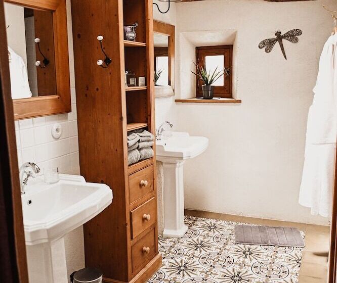 ベッドアンドブレックファースト Demeure De La Carmine, Sejour Bien Etre D Exception, Piscine, Hammam, Champagne