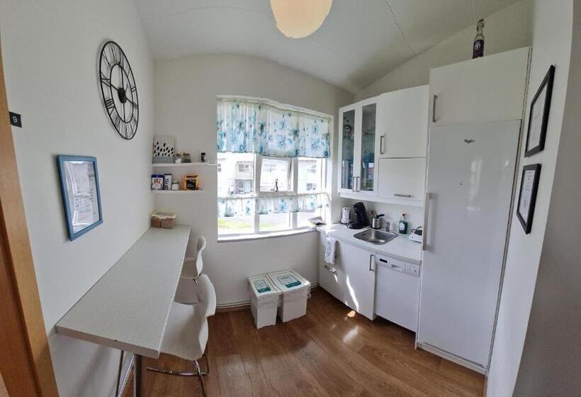 تختخواب و صبحانه Hofn Guesthouse