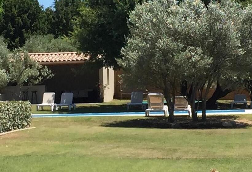 مبيت وإفطار La Bastide Au Ventoux