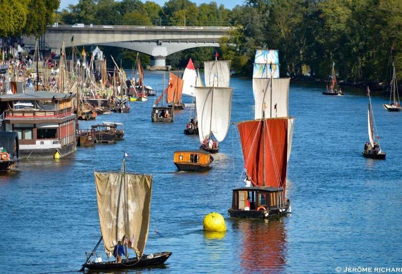 مبيت وإفطار La Grange