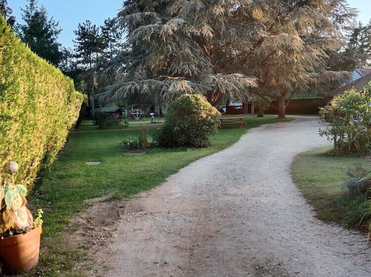 مبيت وإفطار La Grange