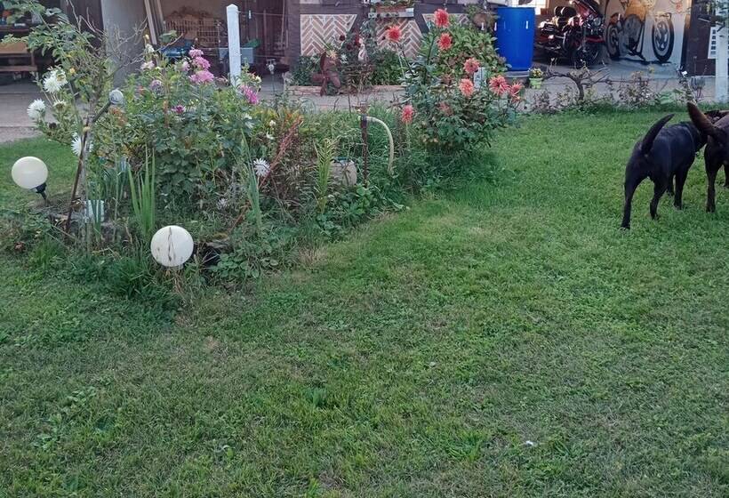 مبيت وإفطار La Grange