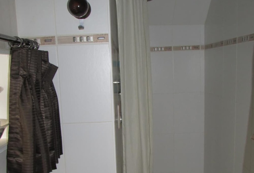 مبيت وإفطار La Grange