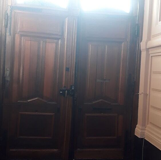 مبيت وإفطار La Maison Bleue De Roubaix