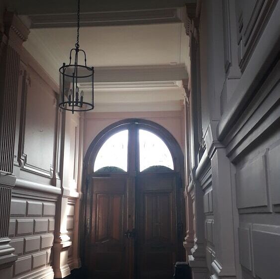 مبيت وإفطار La Maison Bleue De Roubaix