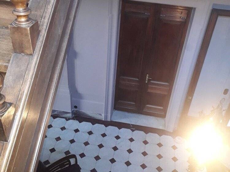 مبيت وإفطار La Maison Bleue De Roubaix