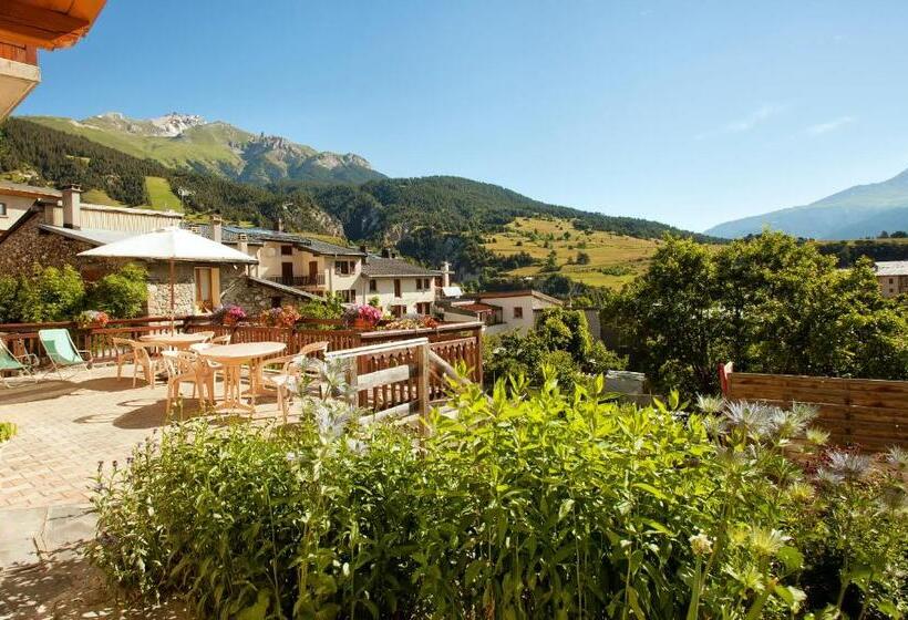 مبيت وإفطار La Roche Du Croue