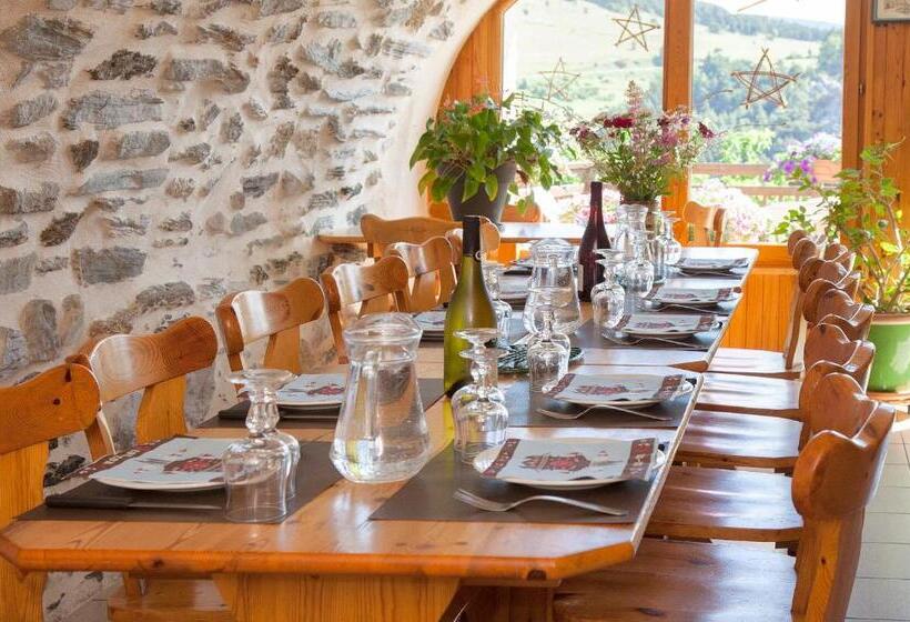 مبيت وإفطار La Roche Du Croue