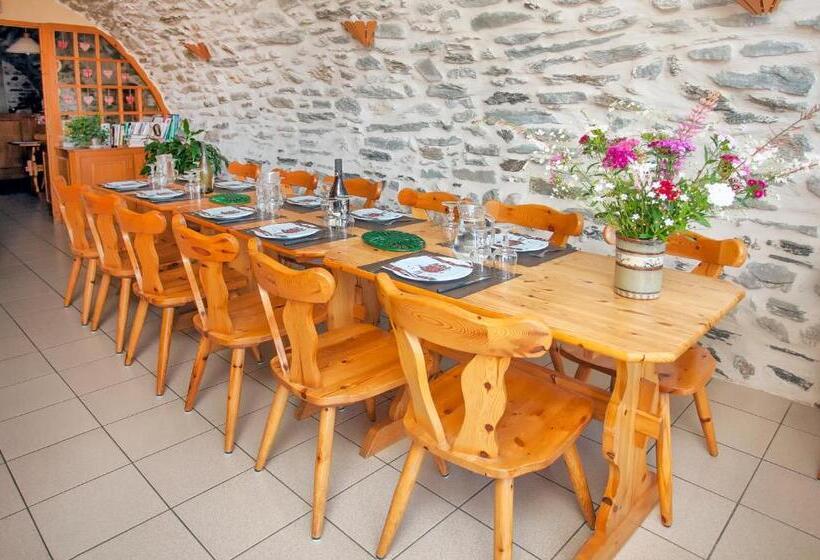 مبيت وإفطار La Roche Du Croue