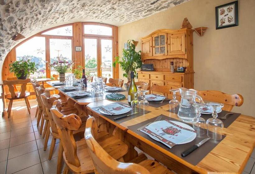 مبيت وإفطار La Roche Du Croue