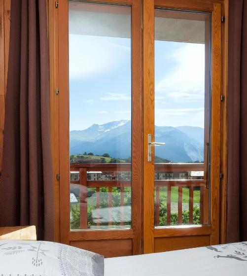 مبيت وإفطار La Roche Du Croue