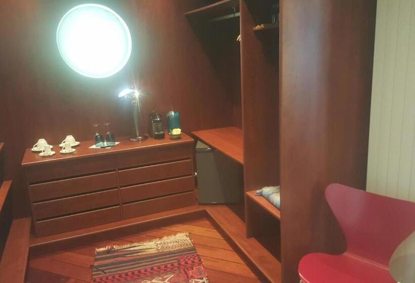 Bed and Breakfast La Villa Haute Corniche