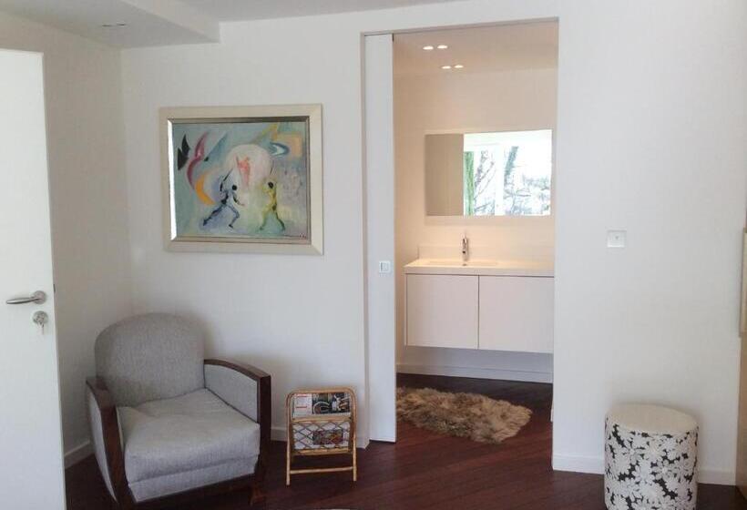 Bed and Breakfast La Villa Haute Corniche