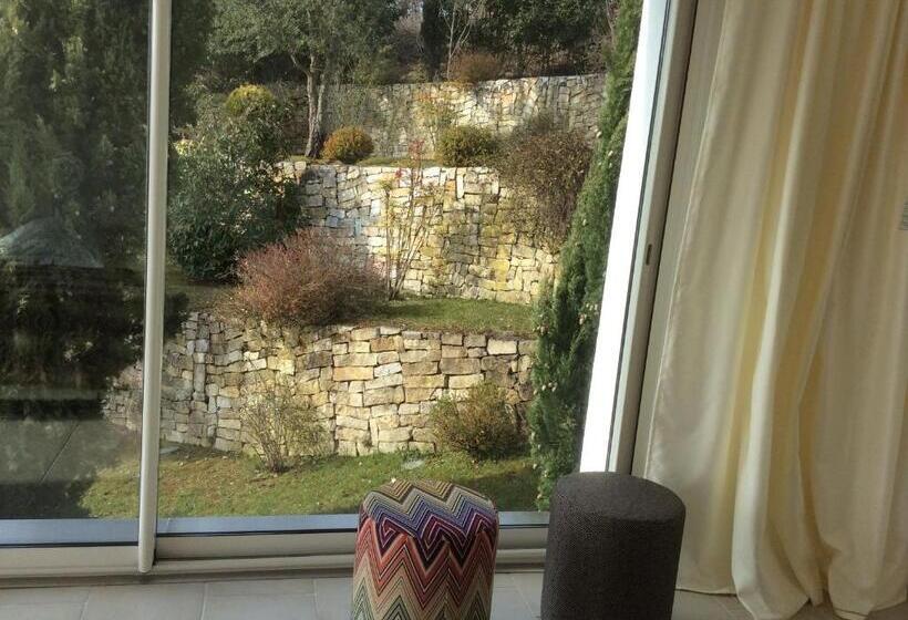 Bed and Breakfast La Villa Haute Corniche