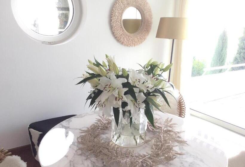 Bed and Breakfast La Villa Haute Corniche