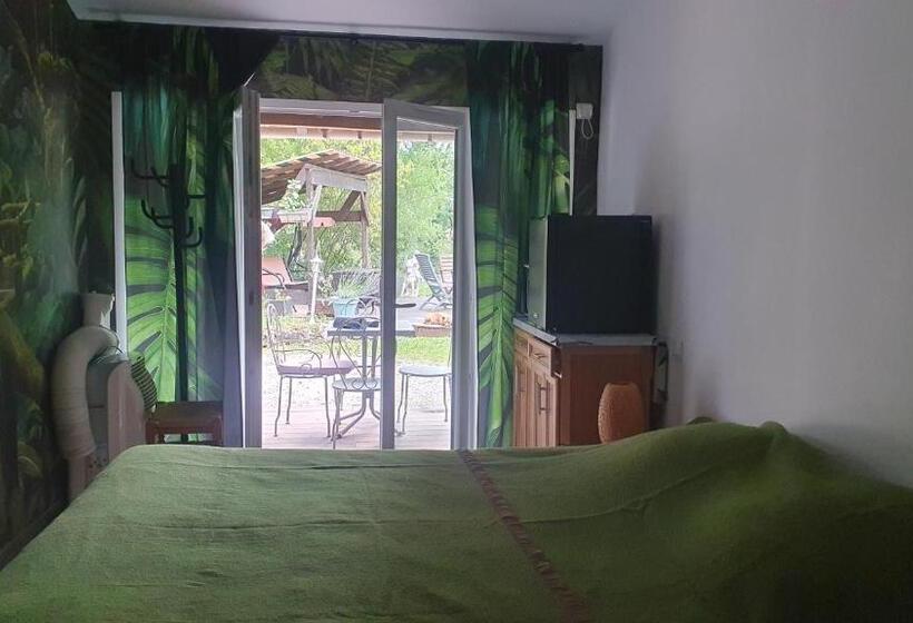 مبيت وإفطار Le Donjon Des Combes Et Son Spa