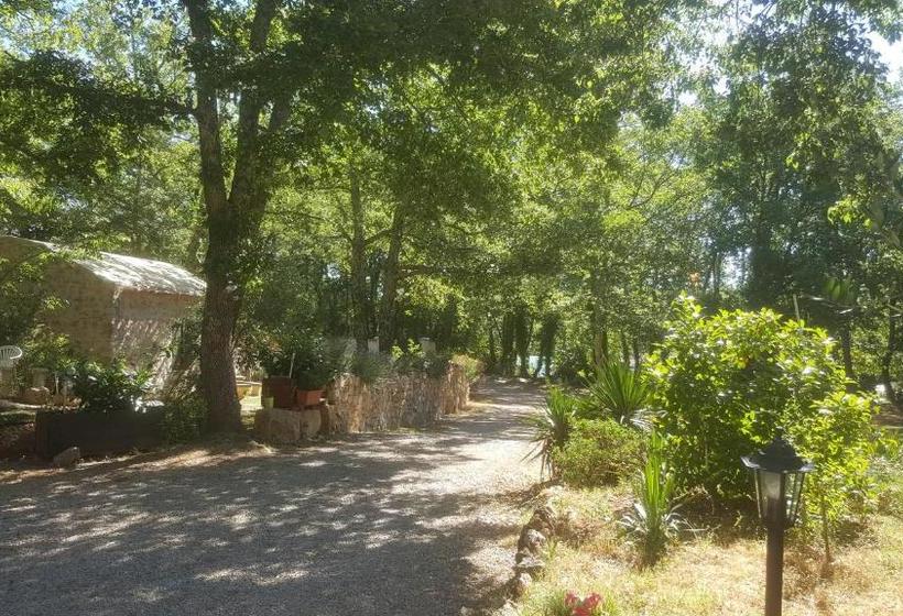 مبيت وإفطار Le Donjon Des Combes Et Son Spa