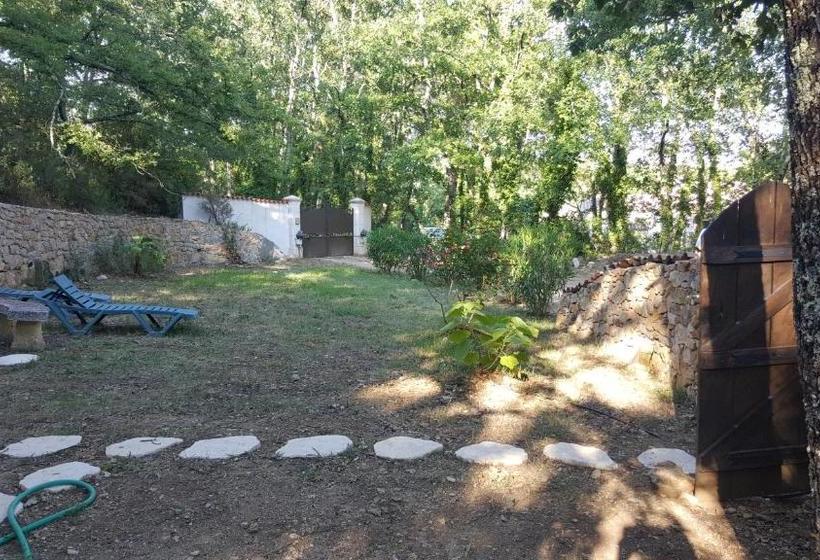 צימר Le Donjon Des Combes Et Son Spa