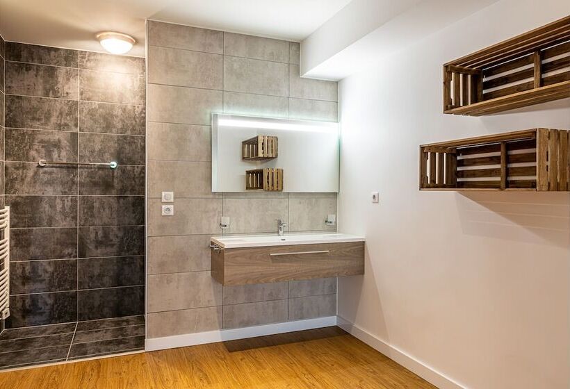 مبيت وإفطار Les Portes Du Soleil