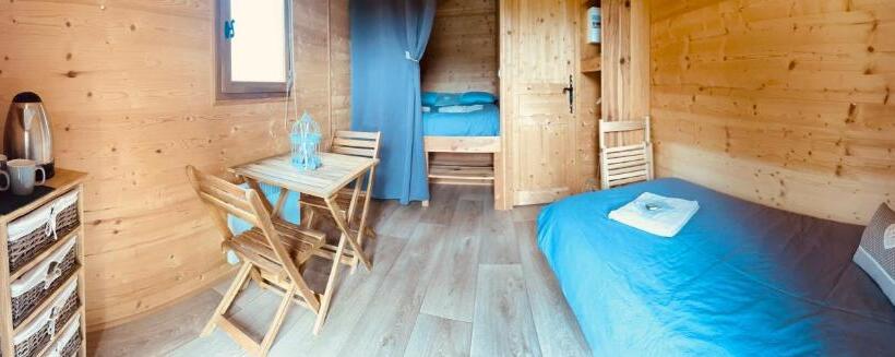 Bed and Breakfast Les Roulottes De La Basse Maunerie