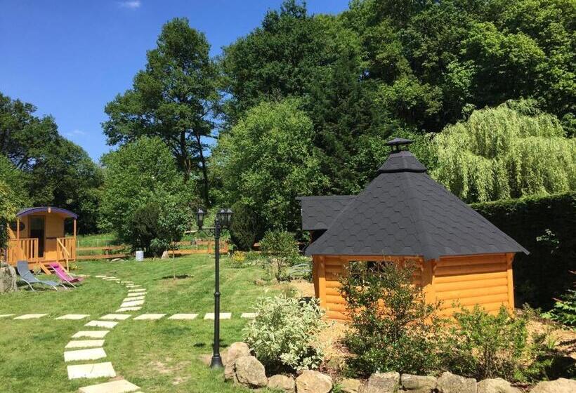 Bed and Breakfast Les Roulottes De La Basse Maunerie