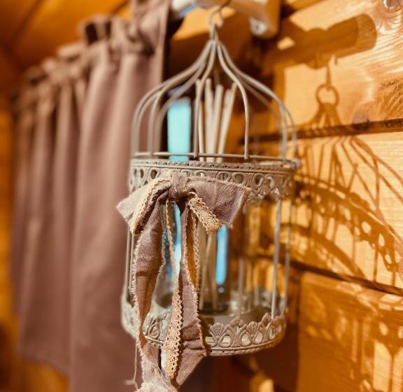 Bed and Breakfast Les Roulottes De La Basse Maunerie