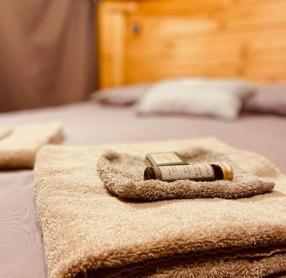 Bed and Breakfast Les Roulottes De La Basse Maunerie