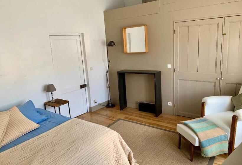 تختخواب و صبحانه Maison Face Au Soleil