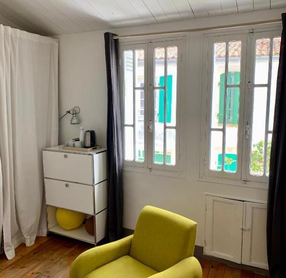 تختخواب و صبحانه Maison Face Au Soleil