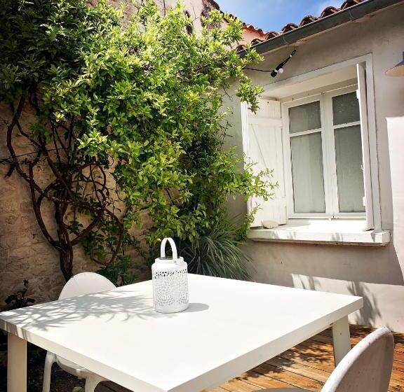 Bed and Breakfast Maison Face Au Soleil