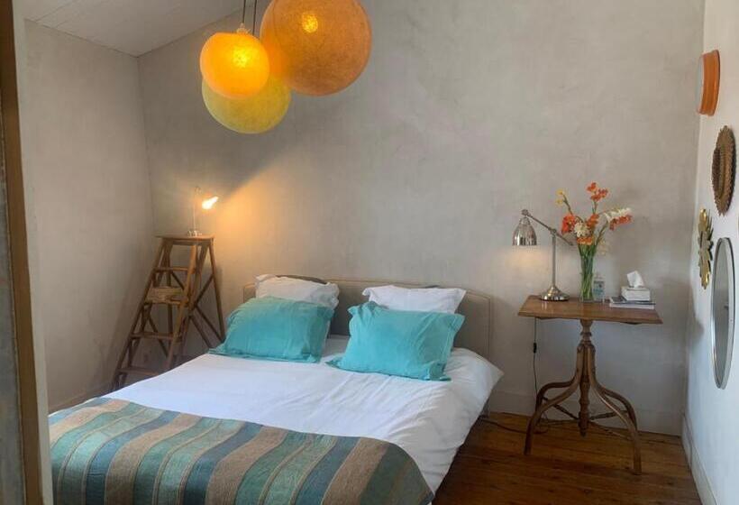 Bed and Breakfast Maison Face Au Soleil