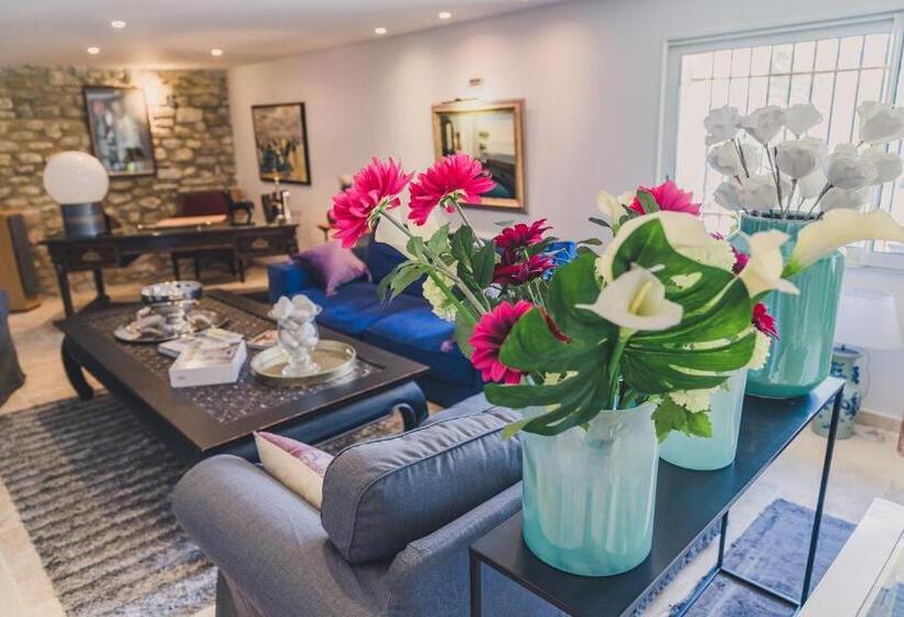 ベッドアンドブレックファースト Maison Sadina