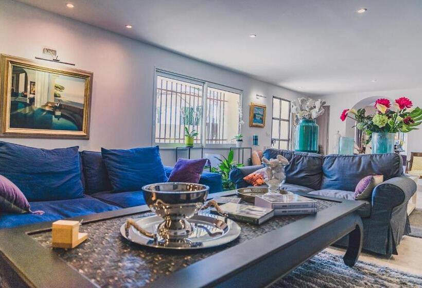 ベッドアンドブレックファースト Maison Sadina