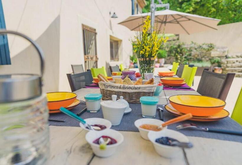 ベッドアンドブレックファースト Maison Sadina