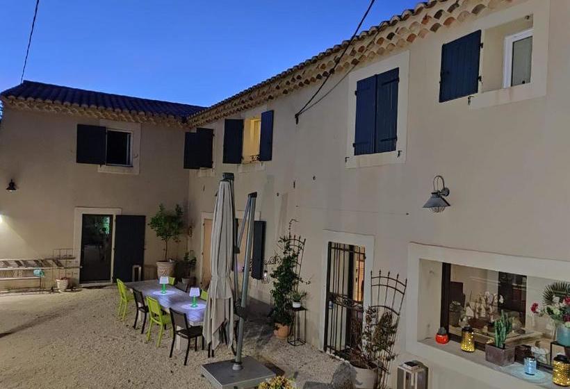 ベッドアンドブレックファースト Maison Sadina