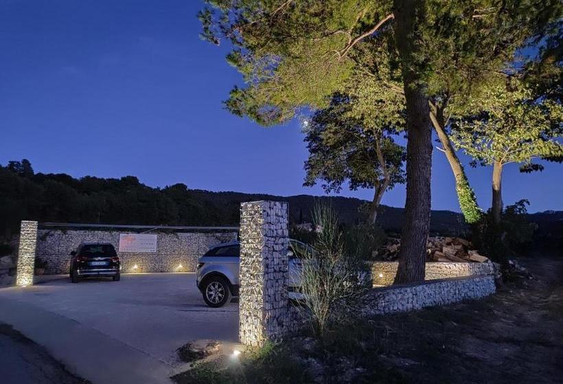 ベッドアンドブレックファースト Maison Sadina