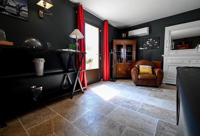 ベッドアンドブレックファースト Maison Sadina