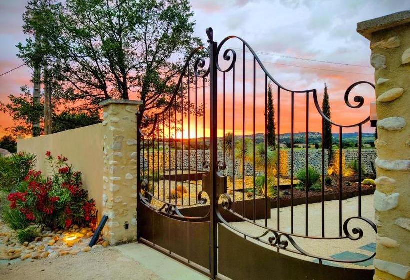 ベッドアンドブレックファースト Maison Sadina