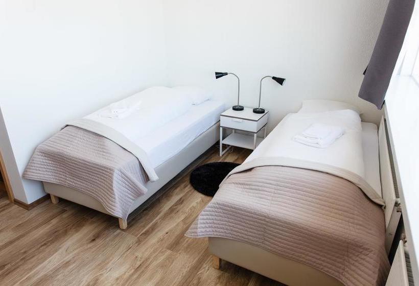 تختخواب و صبحانه Route 1 Guesthouse