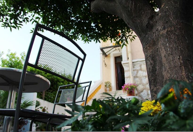 تختخواب و صبحانه Villa Mon Rêve Apartements
