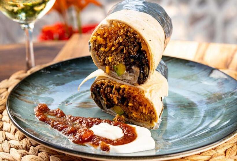 مسافرخانه Dreamer Palomino