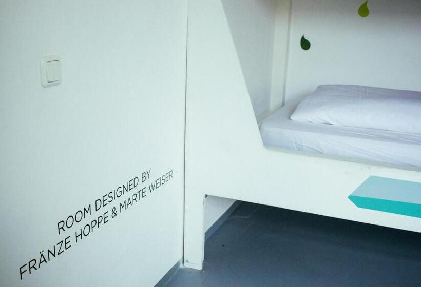 Hostel & Garten Eden