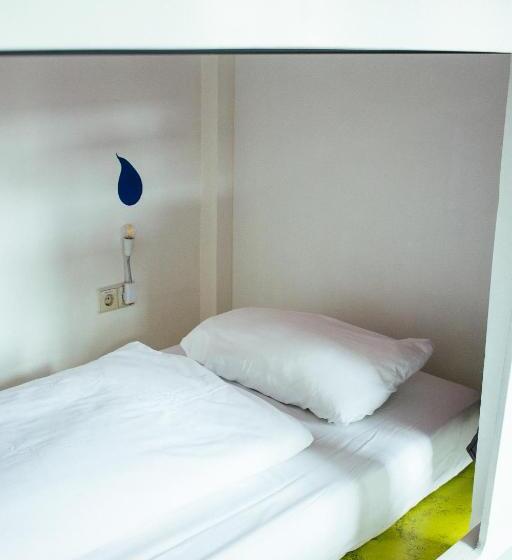 Hostel & Garten Eden