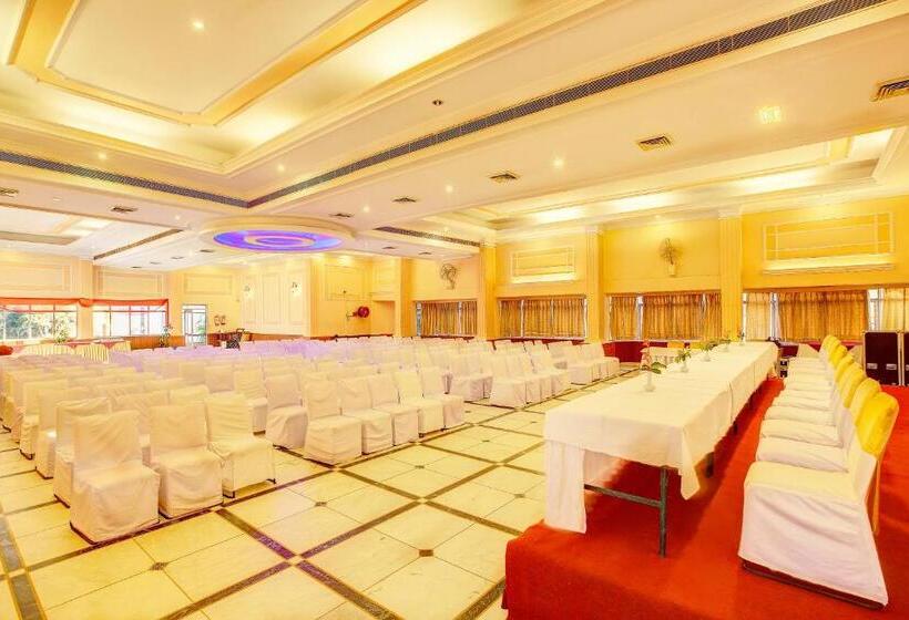 Отель Ajanta Continental