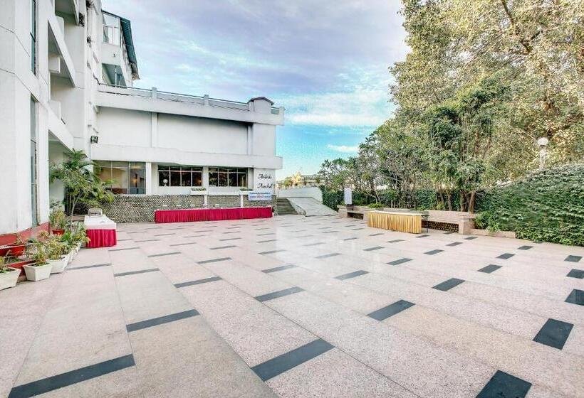 Отель Ajanta Continental