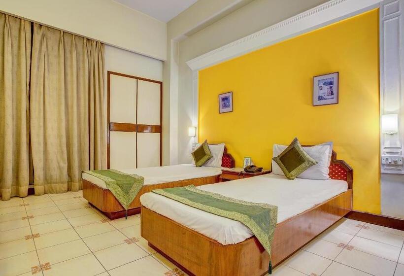 Отель Ajanta Continental