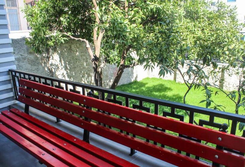 בית מלון כפרי Antigone