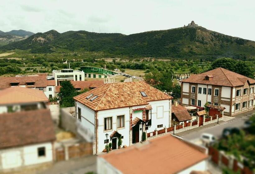 هتل Aragvi
